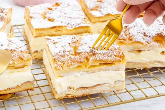 Karpatka selber backen - so gelingen Teig und Vanillecreme